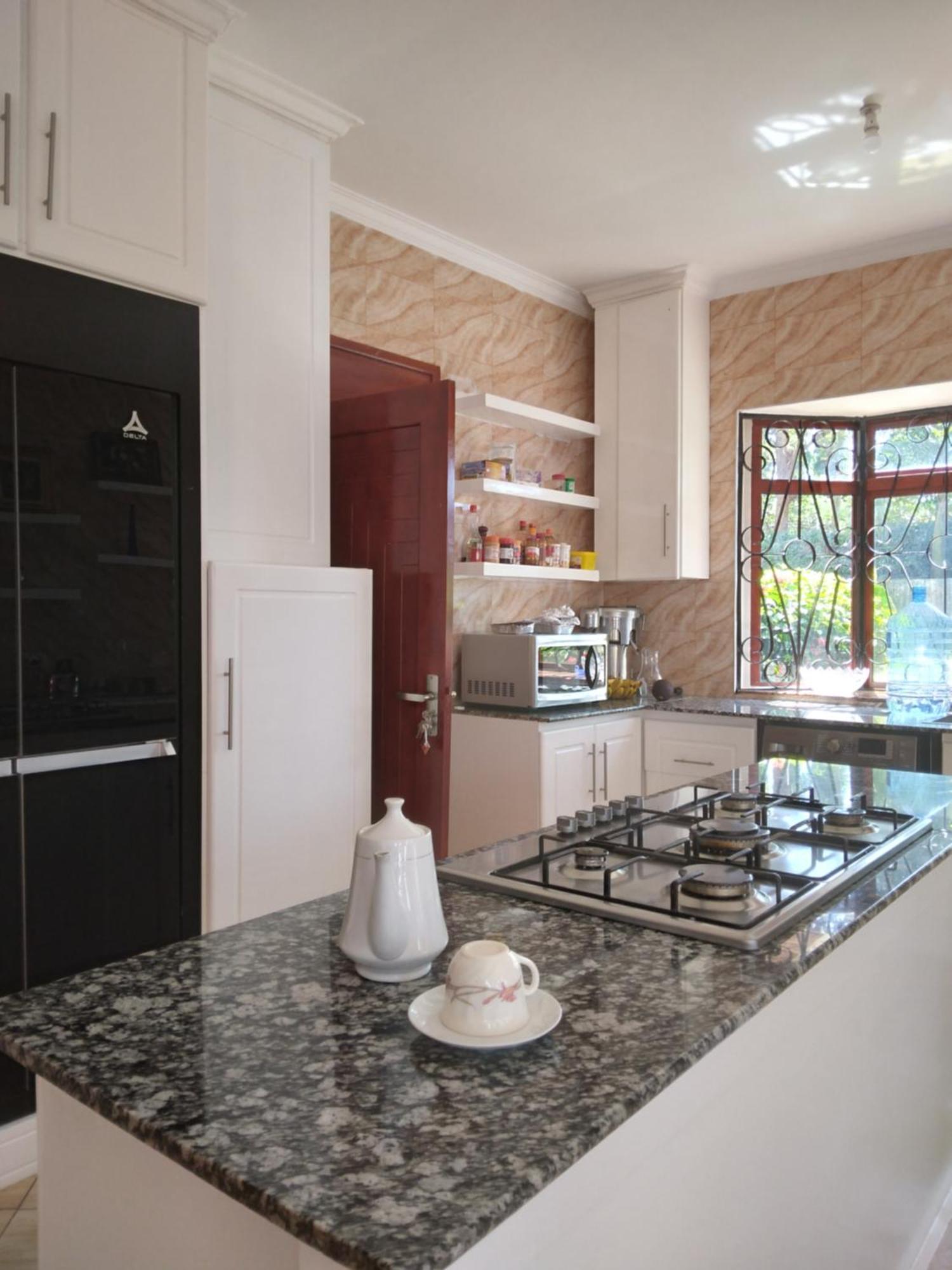 Sprunger Avenue - Tulia Homes Moshi Eksteriør billede